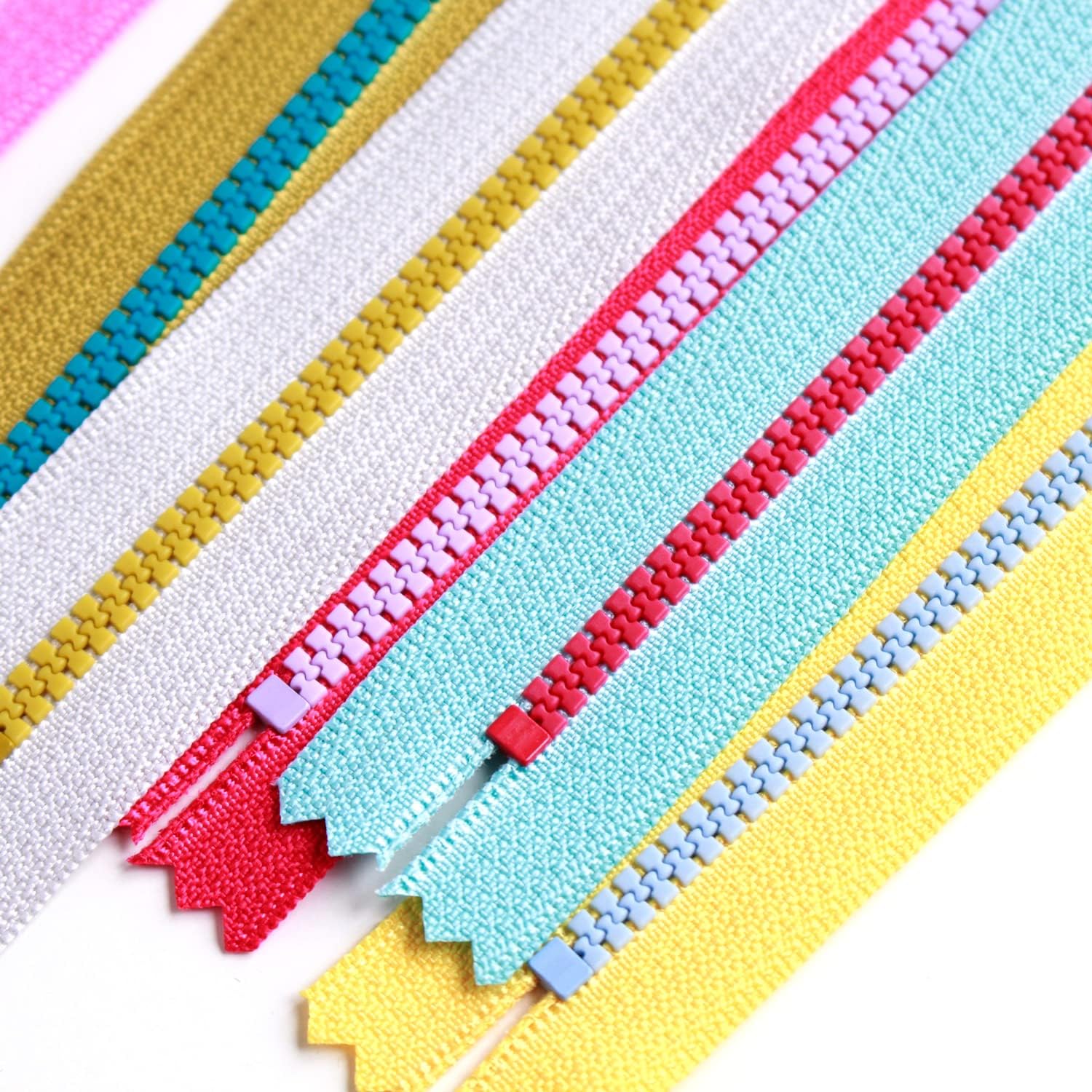 Custom zipper tapes